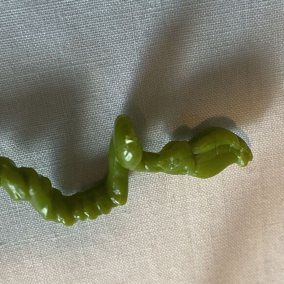 Poison Ivy And Scare Crow Action Figures 3” Tall - Picture 6 of 8